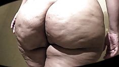 trắng mega mông và shaved pussy
