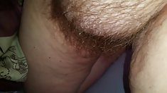 nhìn vào tits cô treo, lông pussy như cô wanks tôi