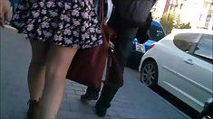 Các cô gái tuổi teen với sexy váy (upskirt)