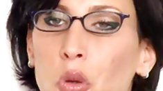 Lust giáo dụ dỗ học sinh của mình