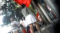 Ninfetas deliciosas desfilando na rua