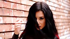 Marilyn yusuf trong nóng cao su