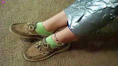 Veronica xác ướp bondage trong saran wrap và keo băng xem trước